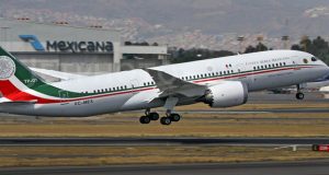 Власти Мексики решили разыграть президентский самолет в лотерею