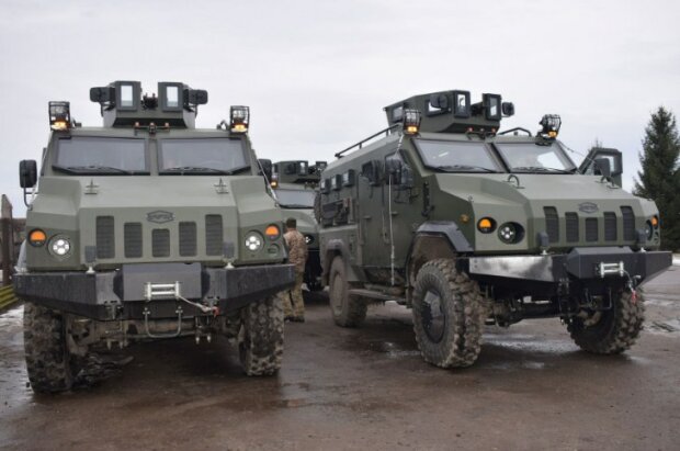 Украинские военные получили новые боевые авто. ФОТО