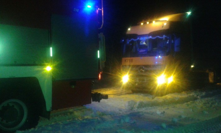 Снег в Донецкой области: Более 30 авто оказались в снежных заносах. ФОТО