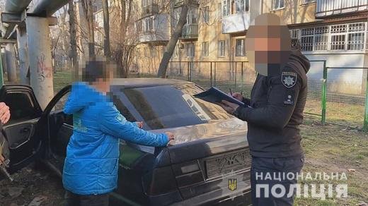 Угнал и уснул: в Одессе 12-летний вор решил обкатать иномарку. ФОТО