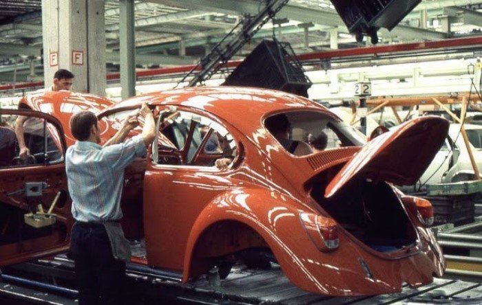 Экскурсия по заводу Volkswagen в Вольфсбурге в 1970 году