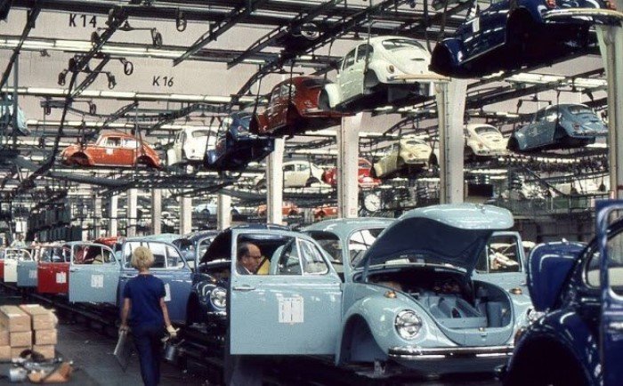 Экскурсия по заводу Volkswagen в Вольфсбурге в 1970 году