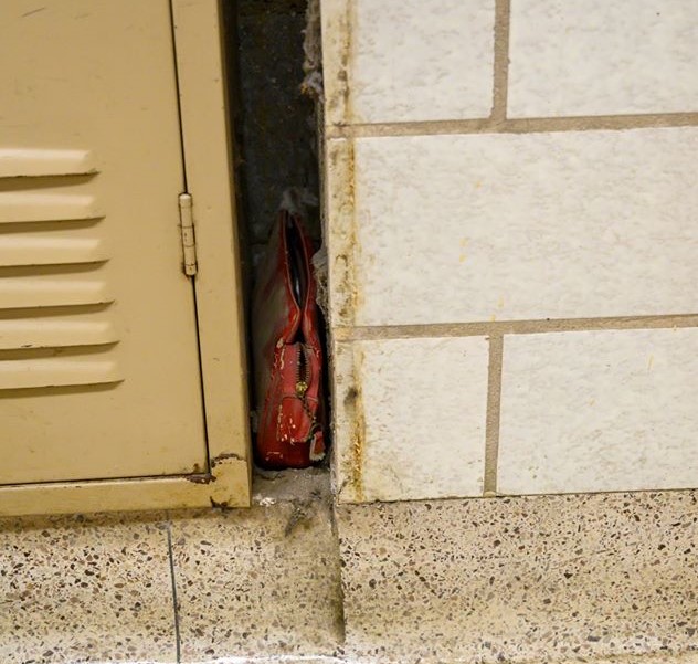 В американской школе нашли сумку, которую ученица потеряла 63 года назад. ФОТО
