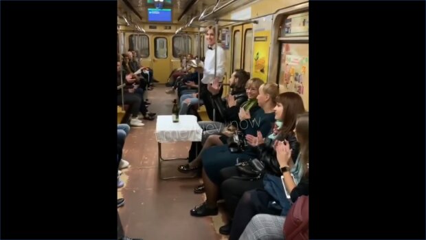 В Киеве один из вагонов метро превратили в ресторан: курьезные фото