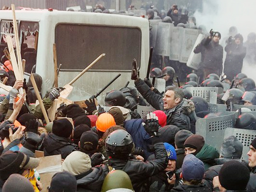 Оппозиция вооружает людей, заявила милиция