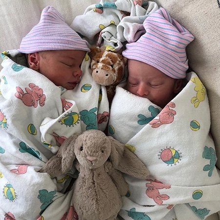 Как две капли воды: брат Ким Кардашьян показал новорожденных близнецов. ФОТО