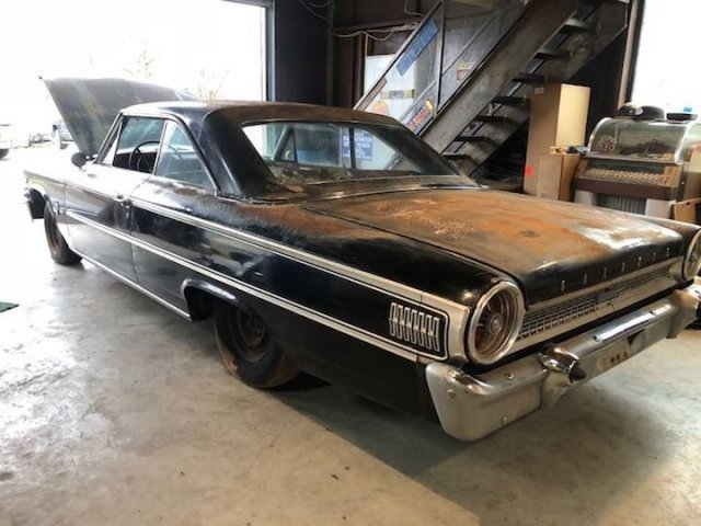 Ford Galaxie 1963 года, который долго пробыл в карьере