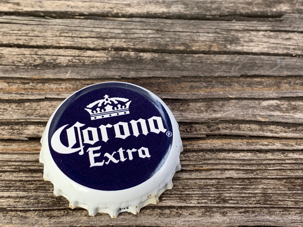 Американцы отказываются от пива Corona — боятся вируса