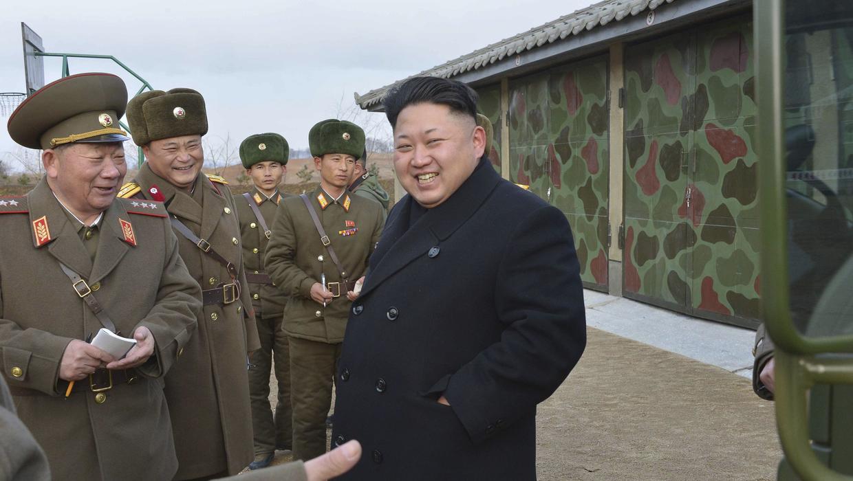 Картинки по запросу "Как Ким Чен Ын командовал первыми в этом году учениями армии КНДР"