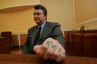 Столица Чехии отказалась принимать Януковича и поможет Майдану в борьбе с тиранией