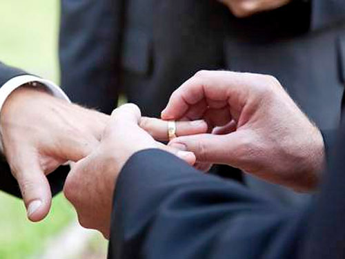В Шотландии геям разрешили жениться,но церкви их дискриминацию запрещать не стали