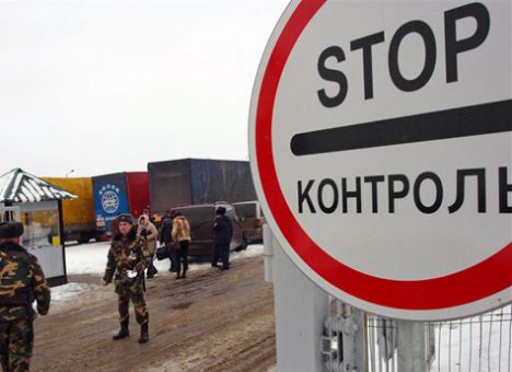 РФ закрыла границу для конфет, хлеба, молока и угля из Украины