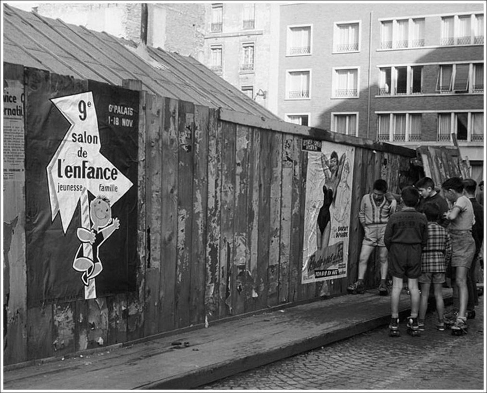 Юмористические чёрно-белые уличные снимки от Рене Мальтета