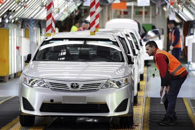 Toyota останавливает производство автомобилей Camry