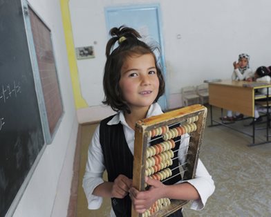 Школьники Таджикистана из-за морозов будут учиться семь дней в неделю