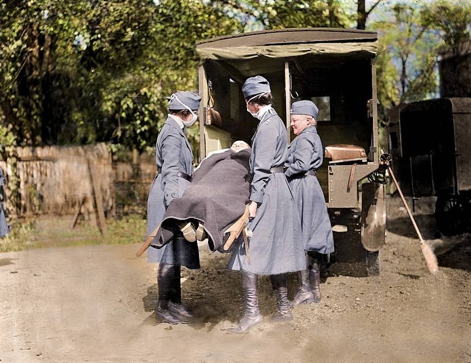 Как врачи и медсестры боролись с испанским гриппом в 1918 году