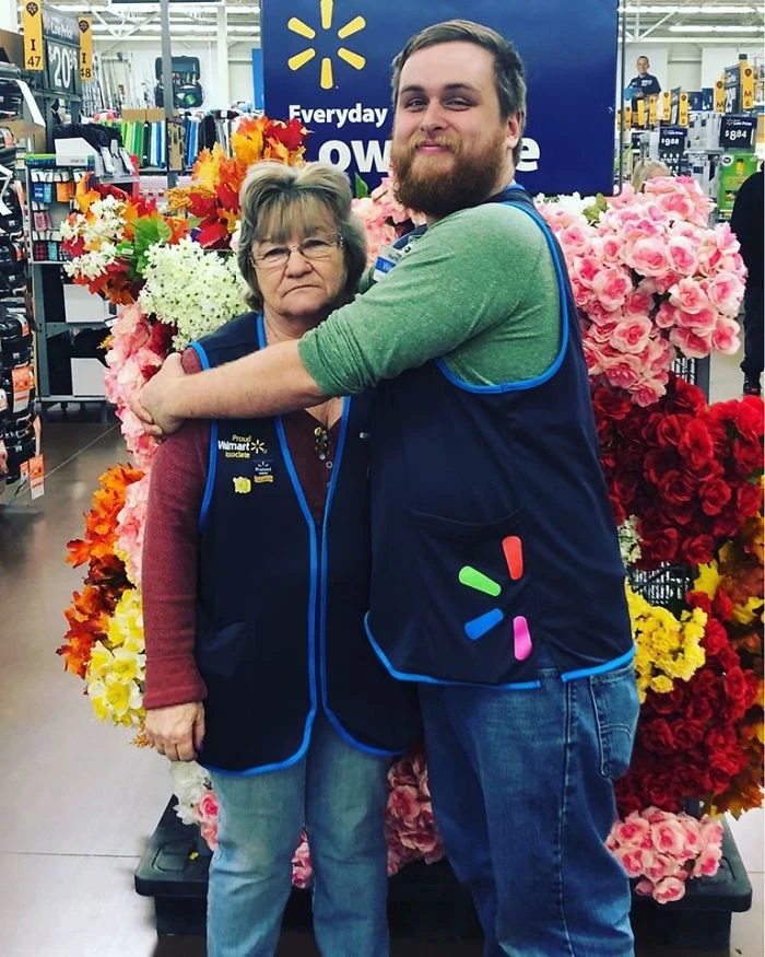 Бабуля-приколистка прославилась, позируя для рекламы супермаркета Walmart. ФОТО