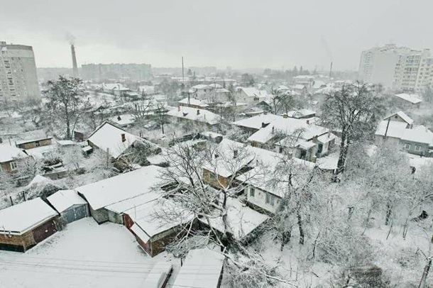 Украину засыпало снегом. Фото