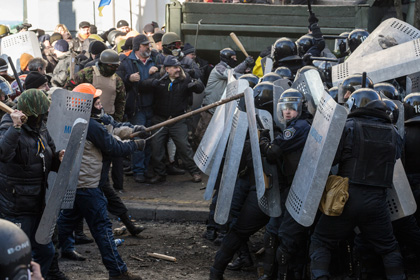 СБУ и МВД поставили ультиматум митингующим