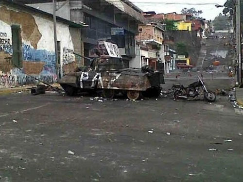Власти Венесуэлы отправили батальон десантников усмирять протестующих