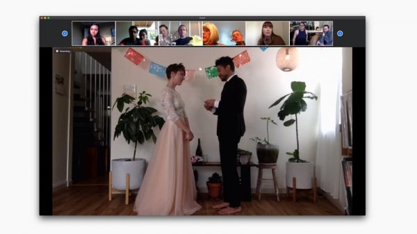 Из-за карантина: пара из США поженилась по видеоконференции Zoom. ФОТО