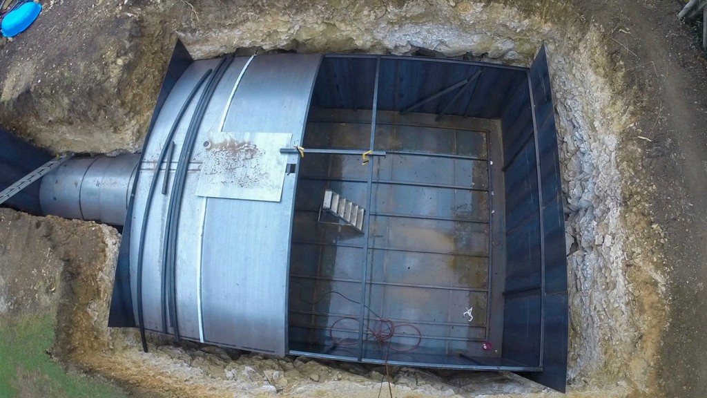 Британец 5 лет строил подземный бункер