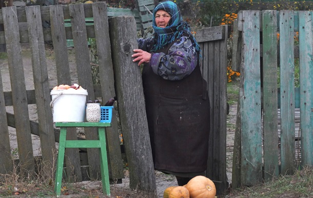 Украинцы стали реже общаться со своими соседями