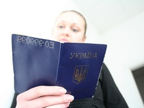 Многие россияне принимают гражданство Украины