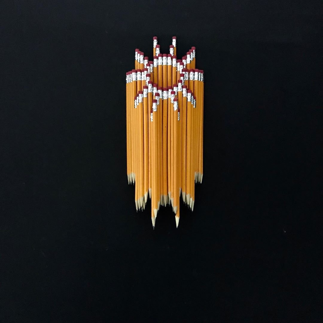 Необычные инсталляции из обычных карандашей