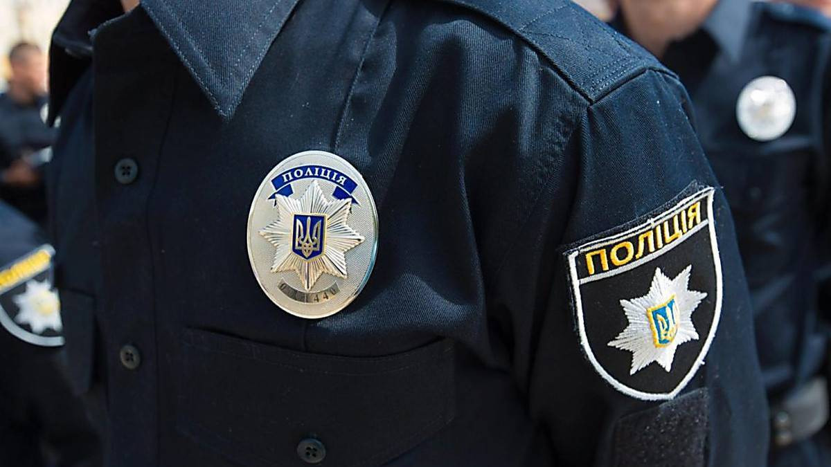 Четверых полицейских в Николаеве отправили на обсервацию из-за контакта с больным Covid-19