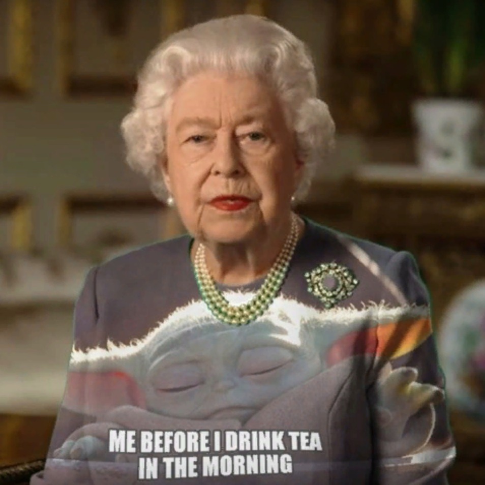 Елизавету II после обращения к народу высмеяли из-за платья: курьезные фото