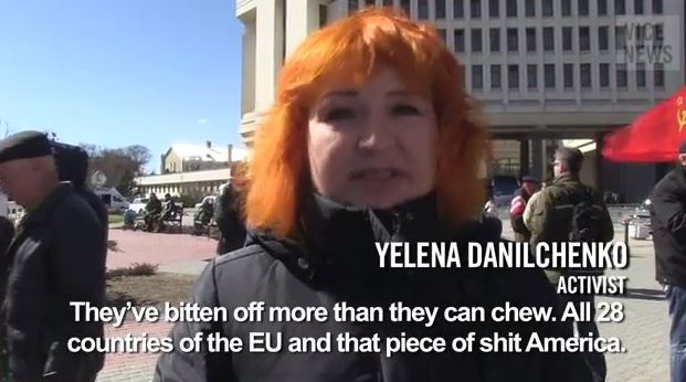 Рыжая "беженка из Донецка" пообещала научить США "лапшу лаптями хлебать"
