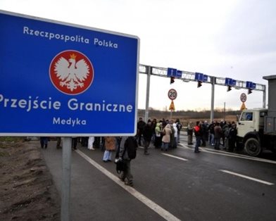 32 крымских беженца попросили политического убежища в Польше