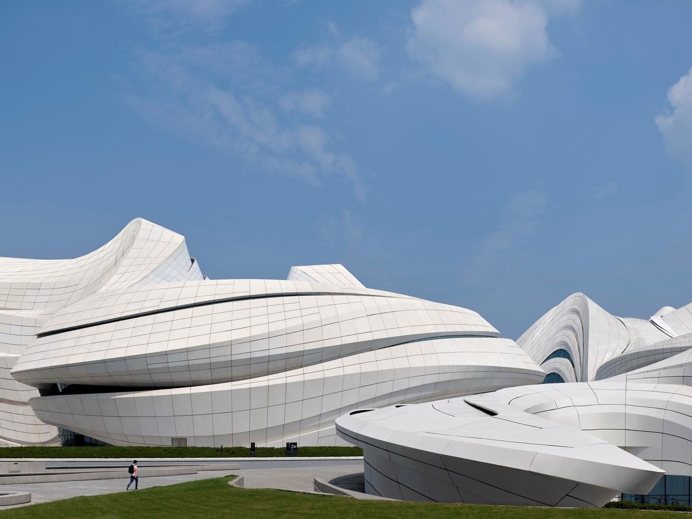 Центр культуры и искусств от Zaha Hadid Architects в Китае