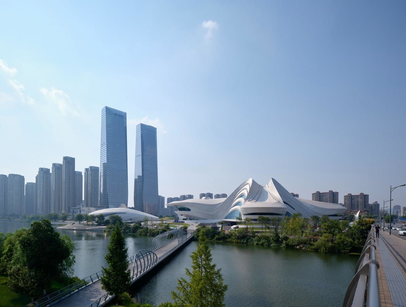Центр культуры и искусств от Zaha Hadid Architects в Китае