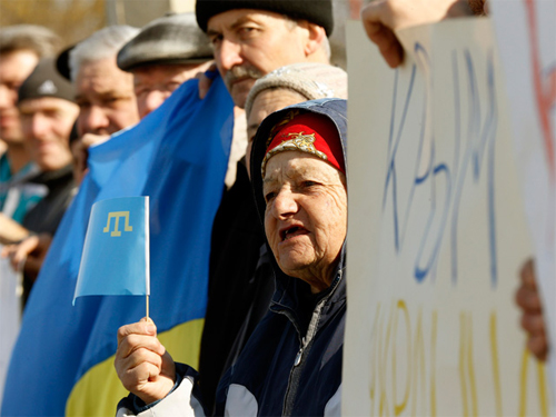 Бомжи и зеки пытаются выдворить из Крыма татар