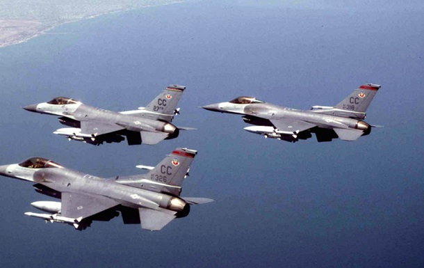 Дания вслед за Францией направляет шесть истребителей F-16s в Прибалтику