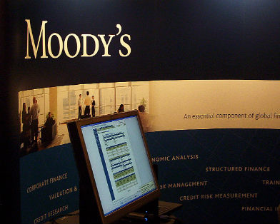 Moody's пересмотрит рейтинг России из-за конфликта вокруг Украины