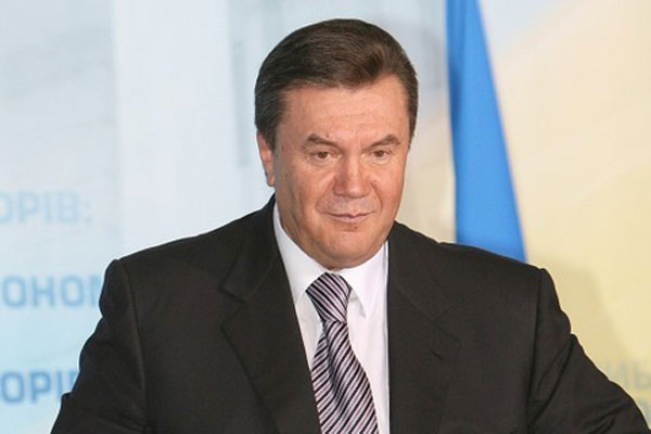 Виктор Янукович намерен поднять пенсии до уровня российских