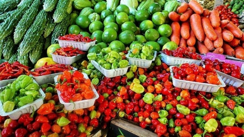 Названы вредные свойства несезонных овощей и фруктов
