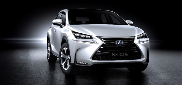 Компания Lexus подготовила компактный кроссовер NX