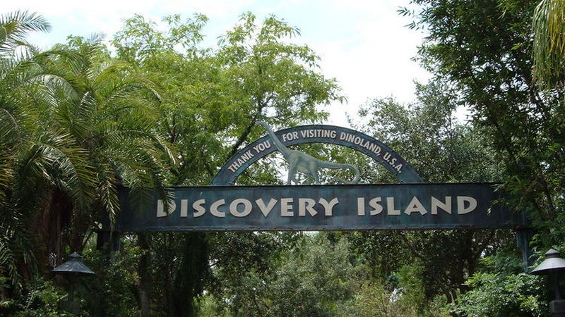 Американец пытался самоизолироваться на закрытом острове в парке Disney World