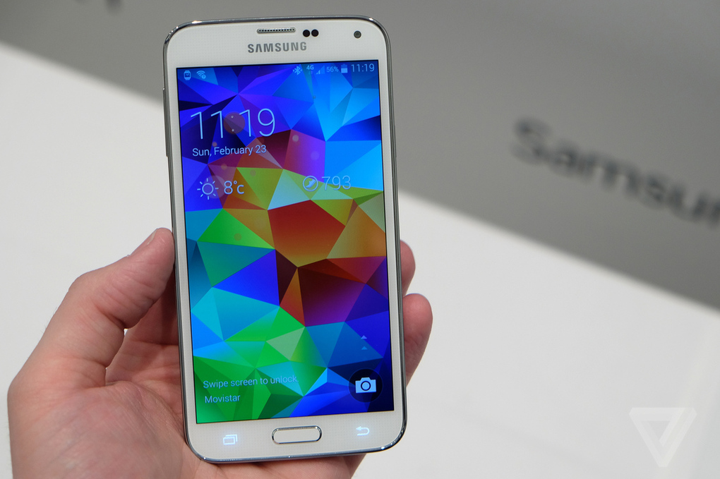 Новейшую защиту на Samsung Galaxy S5 удалось взломать с помощью клеенки и клея 