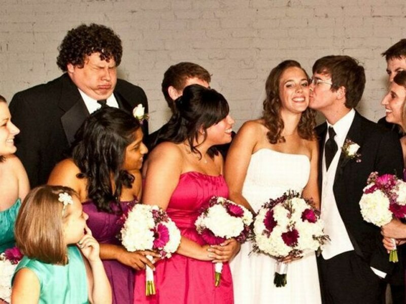 Забавные свадебные фото, на которых пошло что-то не так. ФОТО