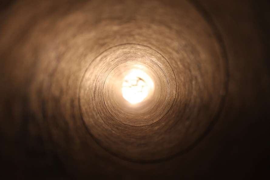 Британец во время самоизоляции обнаружил секретный тоннель под своим домом