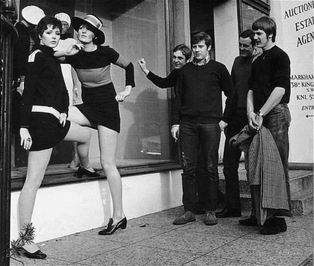 Девушки в мини-юбках на снимках 1960-1970-х годов