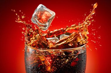 Coca-Cola меняет состав напитков из-за массовых возмущений