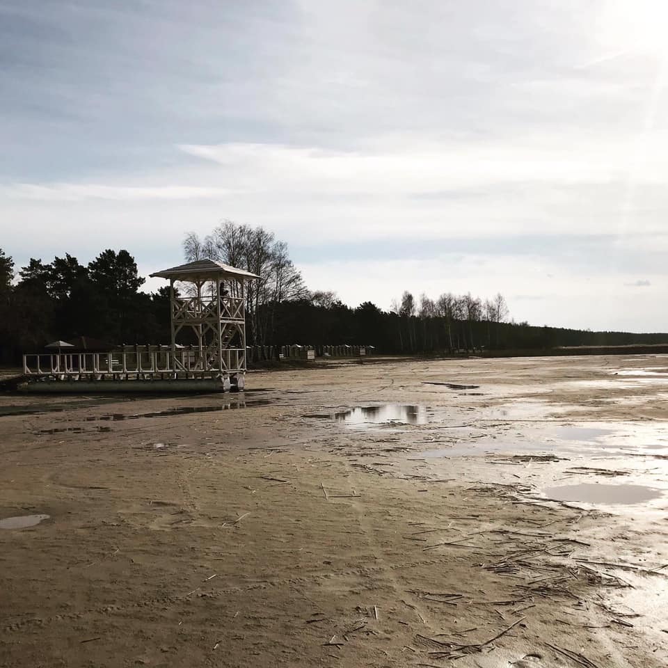 Воды почти нет: Сеть шокировали свежие фото умирающего озера Свитязь. ФОТО