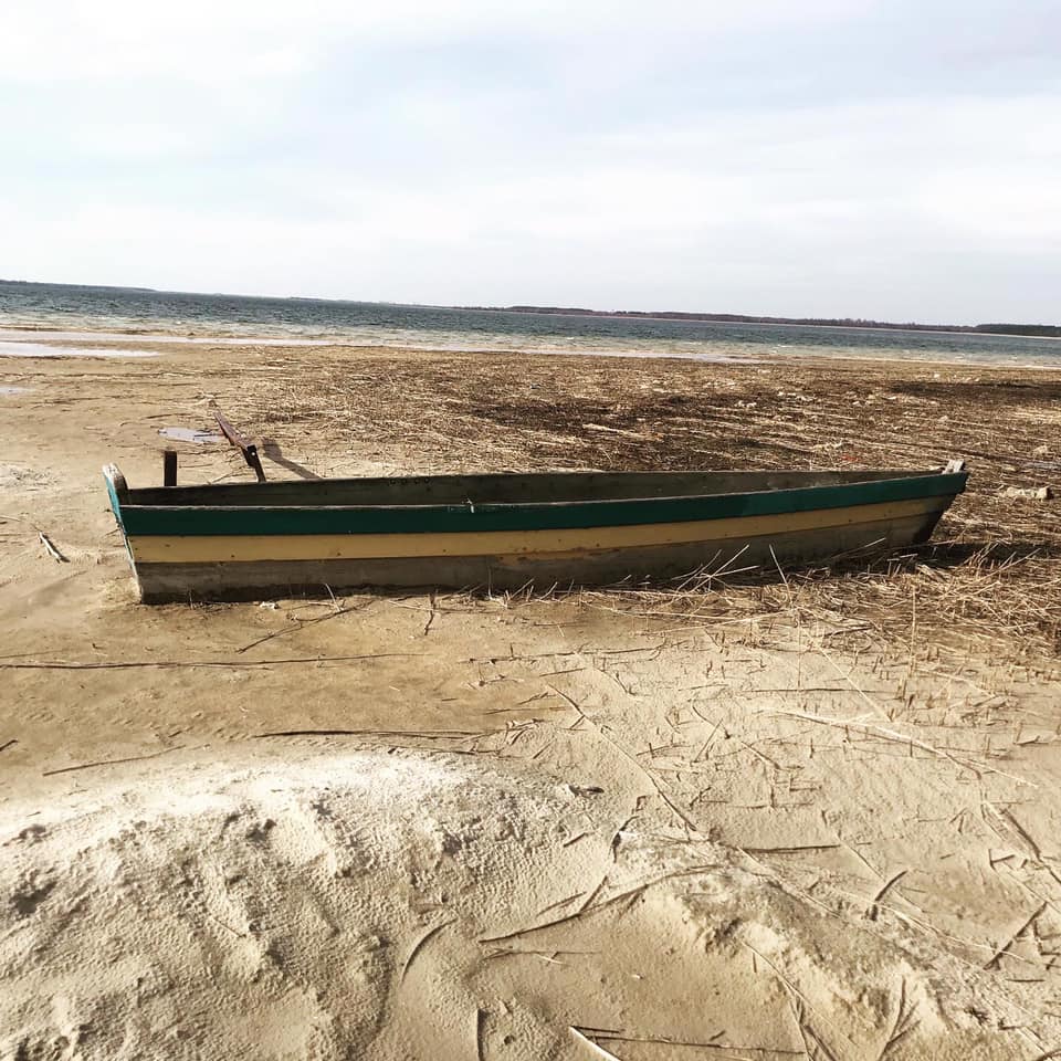 Воды почти нет: Сеть шокировали свежие фото умирающего озера Свитязь. ФОТО