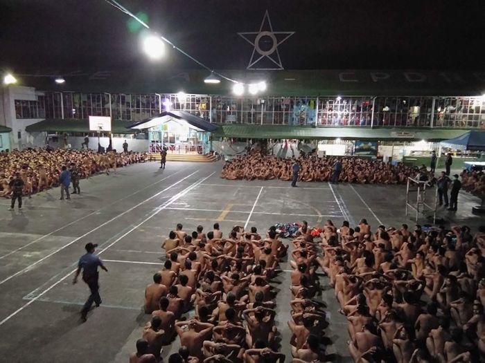 Жесткий обыск в филиппинской тюрьме возмутил правозащитников